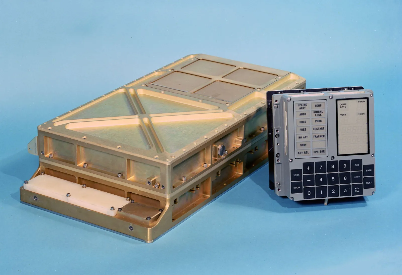 Foto del Apollo Guidance Computer (AGC)